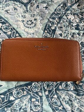 kate spade tan pebbled leather zip wallet